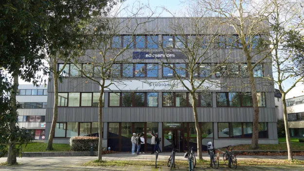 devanture-studio-M-ecole-audiovisuel-Rennes-200-ko devanture-studio-M-ecole-audiovisuel-Rennes-200-ko